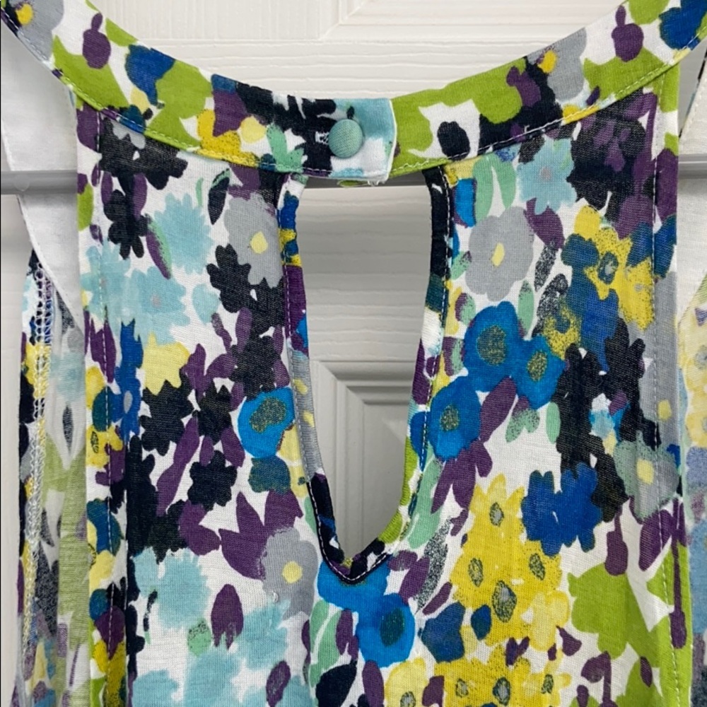 American Eagle floral tank | keyhole back - Picture 4 of 6